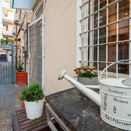 Ponte Milvio, Loft With Patio Tatil Evi